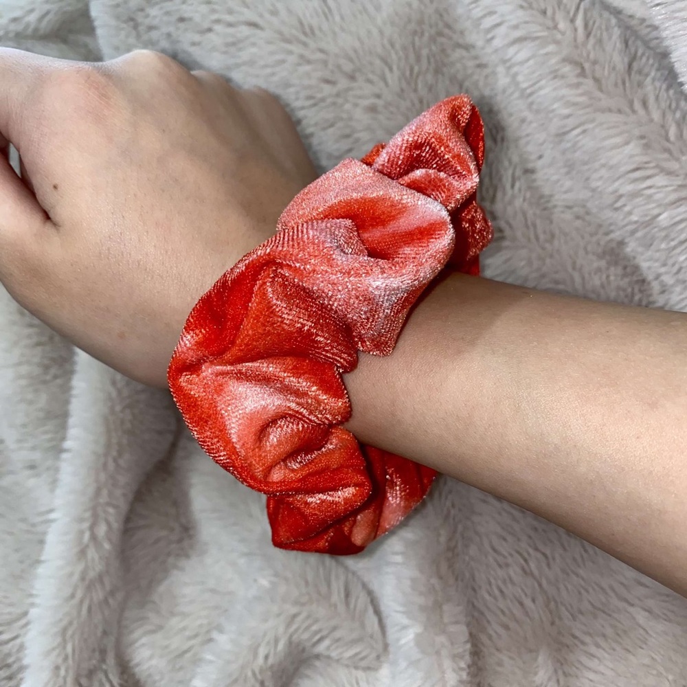 Zipper scrunchie